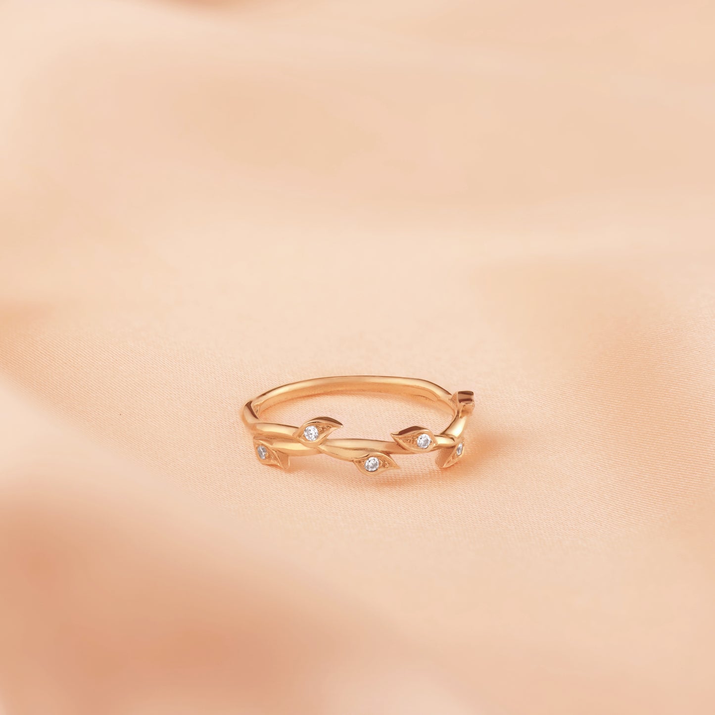 Immortelle Leaf Wedding Band