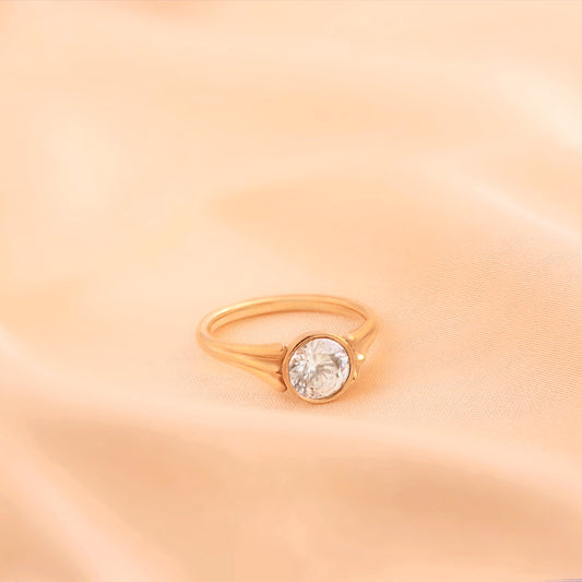 Anadara Solitaire Engagement Ring